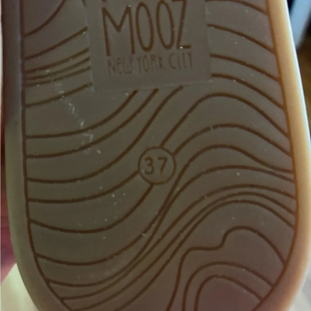 NEW - Miz Mooz orange leather sandals —  size 37 - Picture 6 of 6